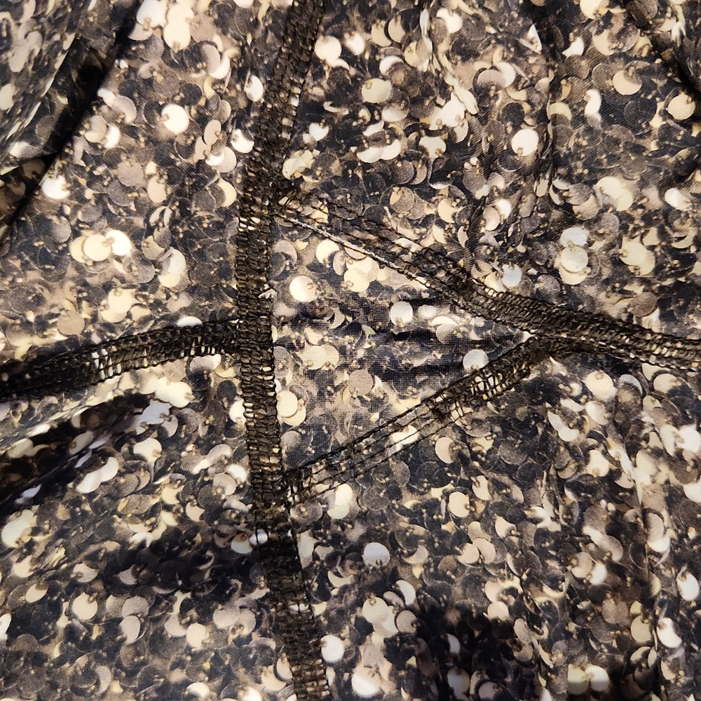 Lululemon sequin pattern tights - Picture 3 of 7